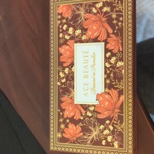 Never used Ace Beaute Bronzer in Paradise Pallette